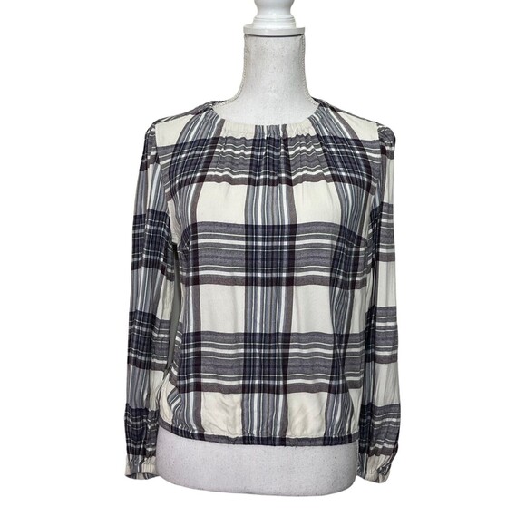 Welcome to my closet! - Picture 3 of 13